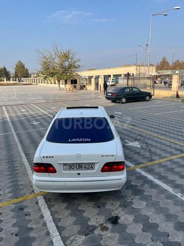 Mercedes E 240 2000, 266,000 km - 2.6 l - Bərdə