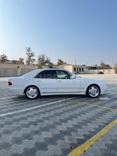 Mercedes E 240 2000, 266,000 km - 2.6 l - Bərdə