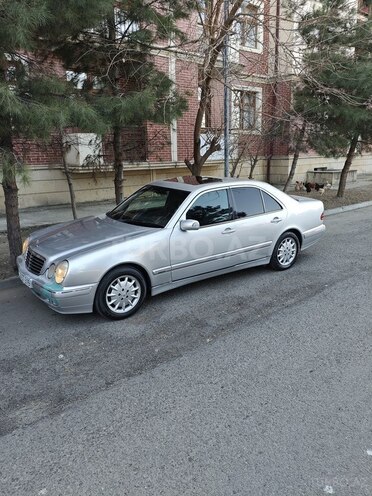 Mercedes E 240 2000, 290,000 km - 2.6 l - Gəncə