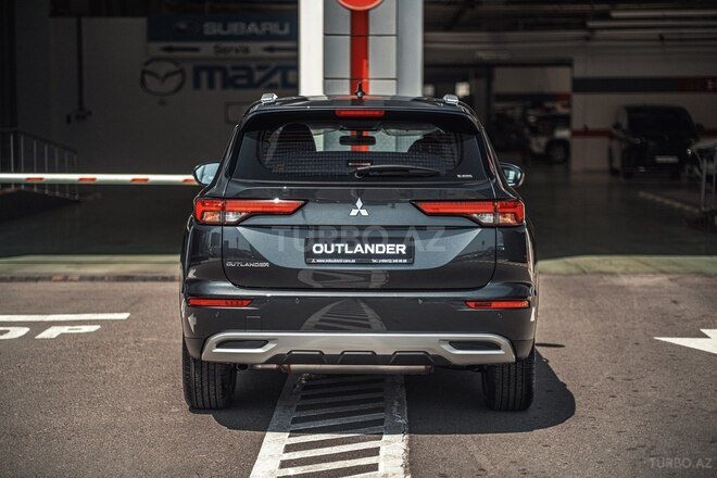 Mitsubishi Outlander-8