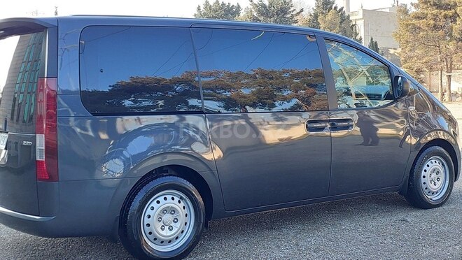 Hyundai Staria 2022, 18,000 km - 2.2 l - Bakı
