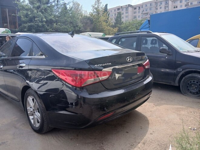 Hyundai Sonata-4