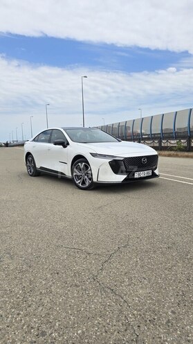 Mazda  2025, 9,900 km - 1.5 л - Bakı