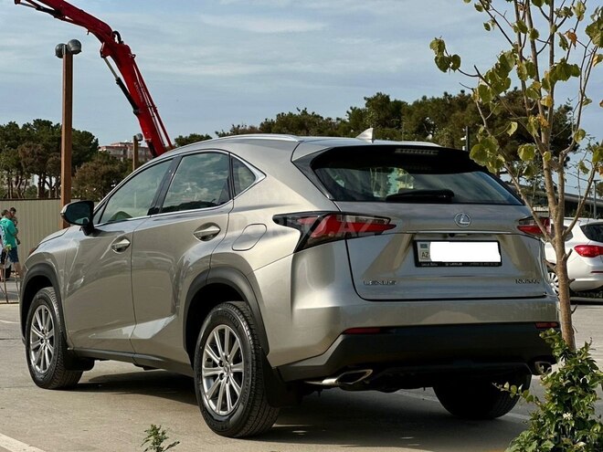 Lexus NX 200t-5