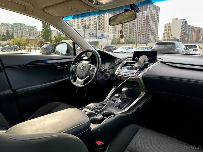 Lexus NX 200t-8