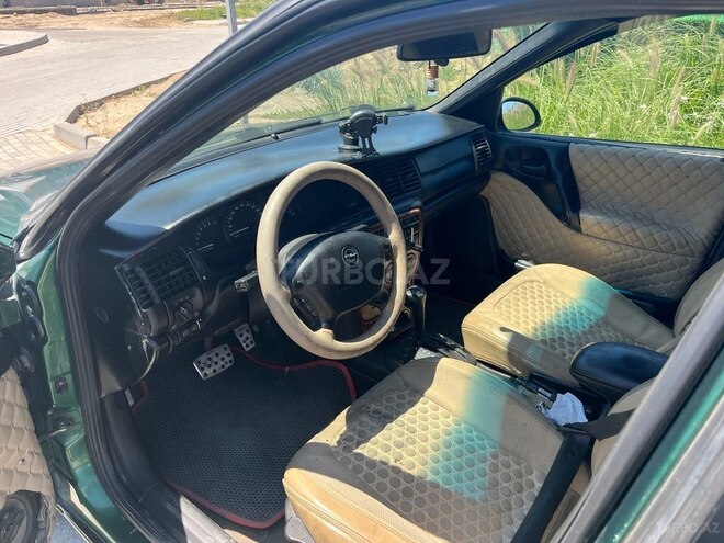 Opel Vectra 1996, 365,000 km - 1.6 l - Sumqayıt