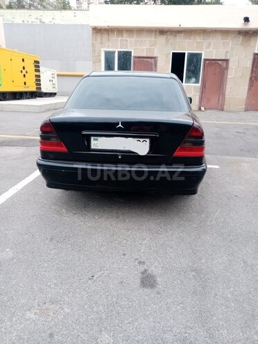 Mercedes C 240 2001, 256,000 km - 2.4 l - Babək