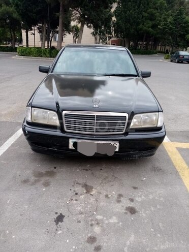 Mercedes C 240 2001, 256,000 km - 2.4 l - Babək