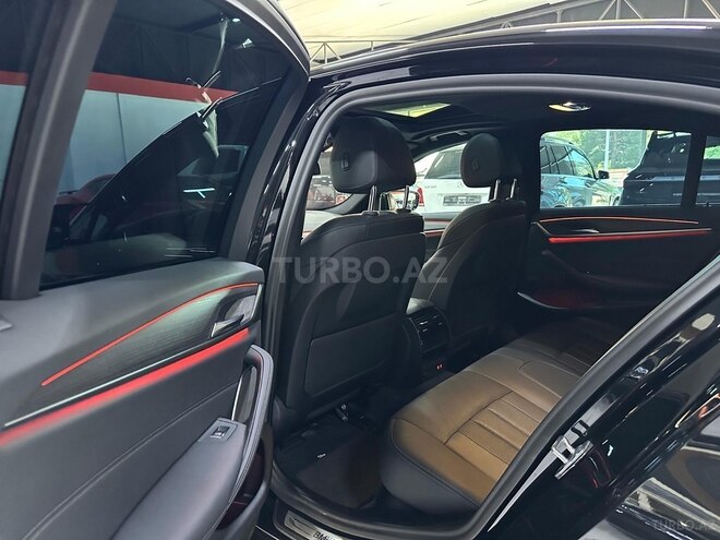 BMW 530e-15