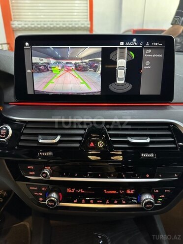 BMW 530e-20