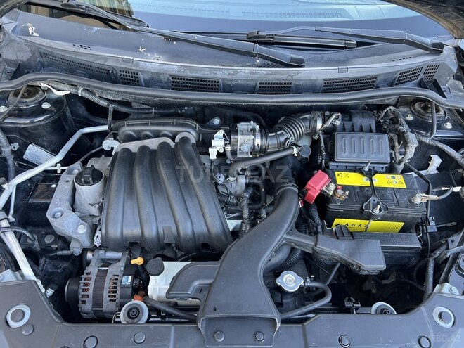 Nissan Tiida-17