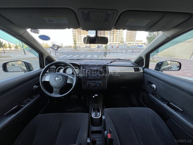 Nissan Tiida-13