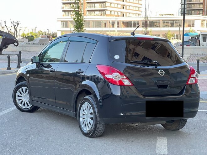 Nissan Tiida-6