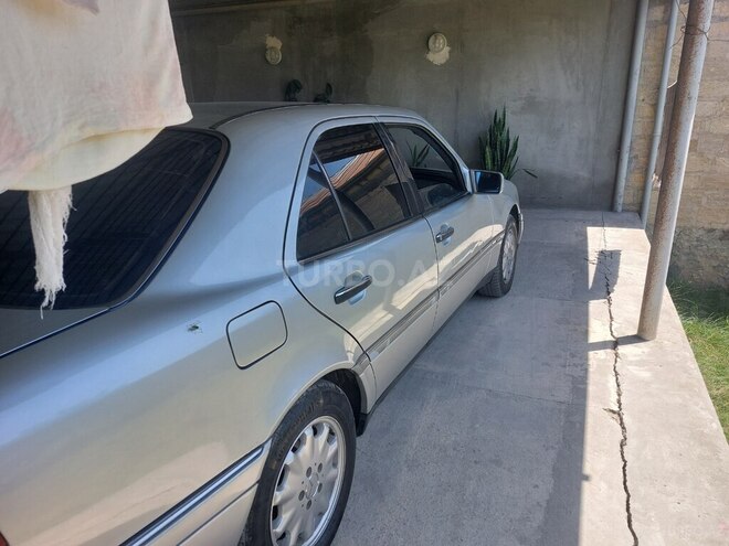 Mercedes C 180-3
