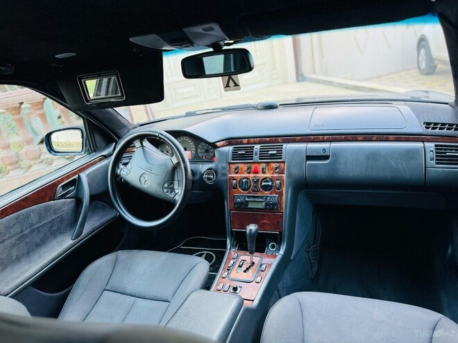 Mercedes E 240 1999, 350,000 km - 2.4 l - Gəncə