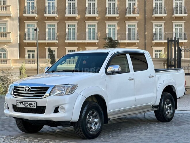 Toyota Hilux 2011, 240,000 km - 2.7 l - Bakı