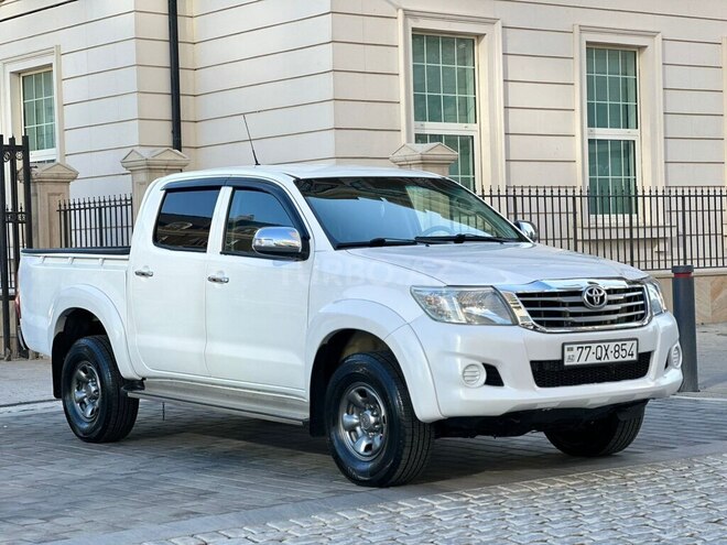 Toyota Hilux 2011, 240,000 km - 2.7 l - Bakı