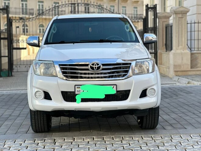 Toyota Hilux 2011, 240,000 km - 2.7 l - Bakı