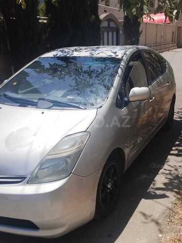 Toyota Prius-2