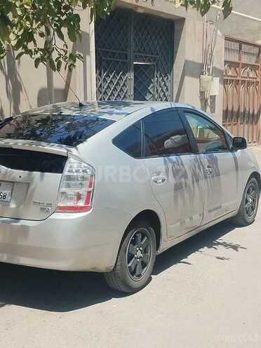 Toyota Prius-4