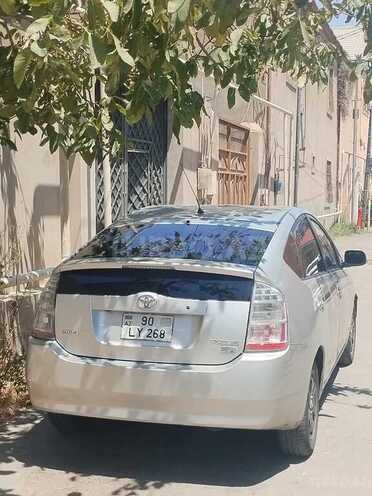 Toyota Prius-5