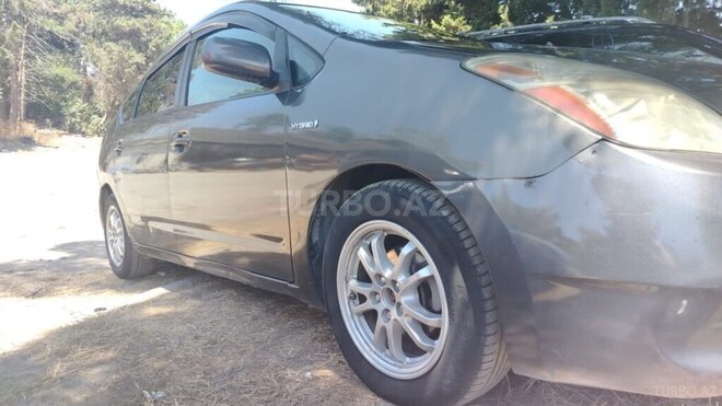 Toyota Prius-4