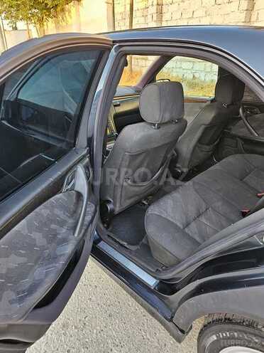 Mercedes E 220 d 2001, 287,528 km - 2.2 l - Bakı