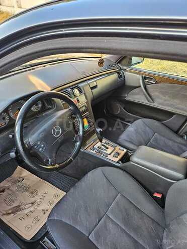 Mercedes E 220 d 2001, 287,528 km - 2.2 l - Bakı