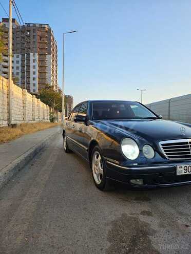 Mercedes E 220 d 2001, 287,528 km - 2.2 l - Bakı