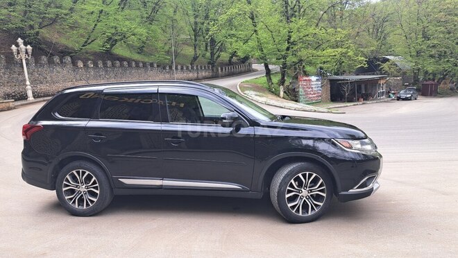 Mitsubishi Outlander 2015, 200,000 km - 2.4 l - Gəncə