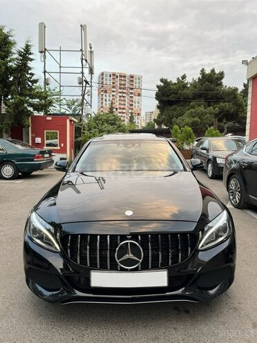 Mercedes C 220 d 2017, 93,500 km - 2.2 l - Bakı