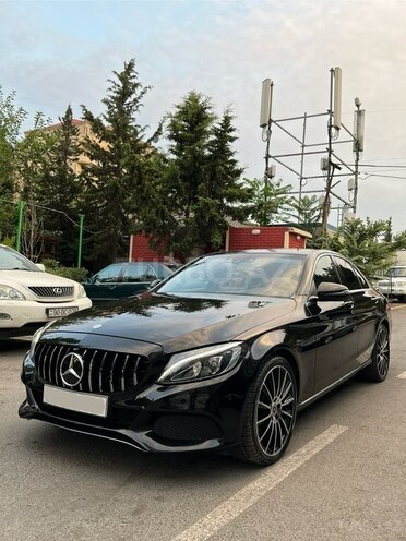 Mercedes C 220 d 2017, 93,500 km - 2.2 l - Bakı