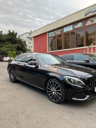 Mercedes C 220 d 2017, 93,500 km - 2.2 l - Bakı