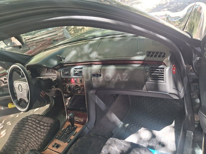 Mercedes E 220 d 1996, 320,000 km - 2.2 l - Bakı