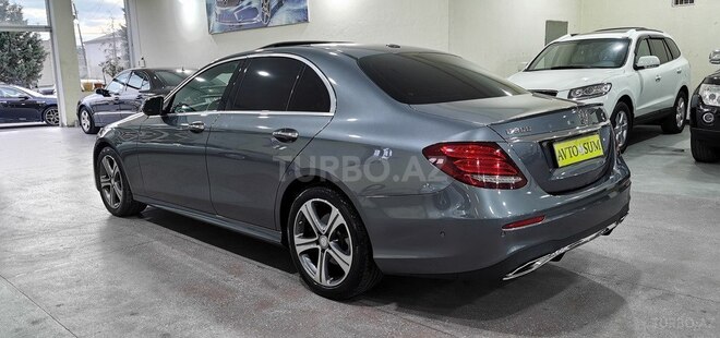 Mercedes E 300-8
