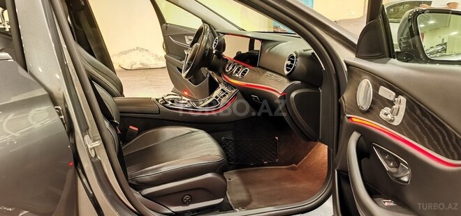 Mercedes E 300-18