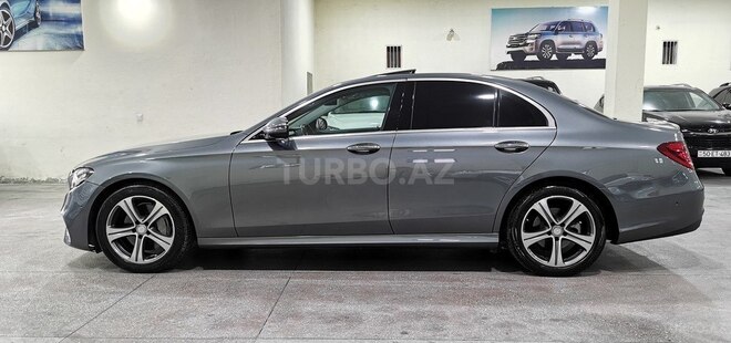 Mercedes E 300-13