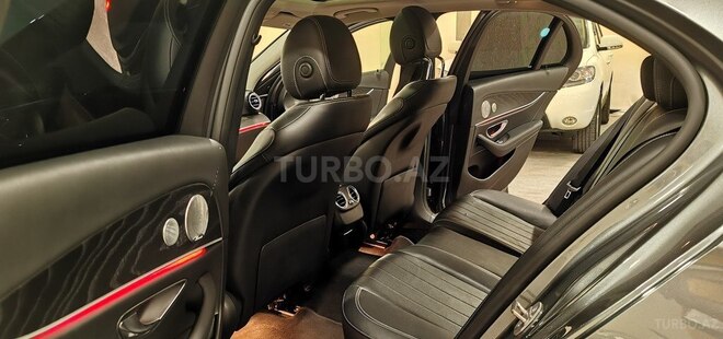 Mercedes E 300-19