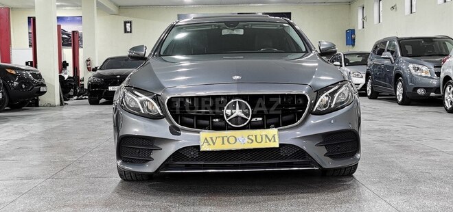 Mercedes E 300-11