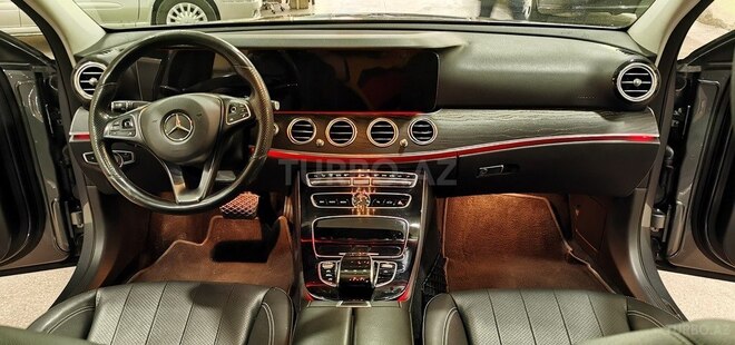 Mercedes E 300-16