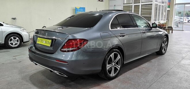 Mercedes E 300-6