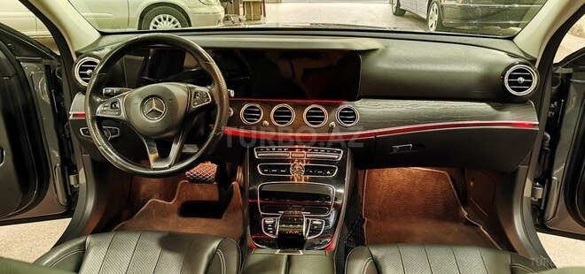 Mercedes E 300-15
