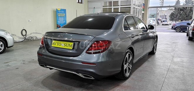 Mercedes E 300-10