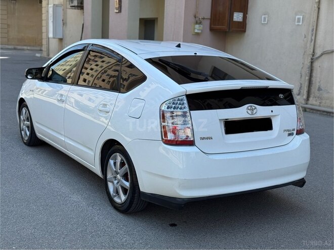 Toyota Prius-5