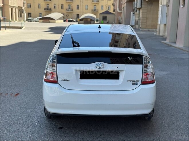 Toyota Prius-4