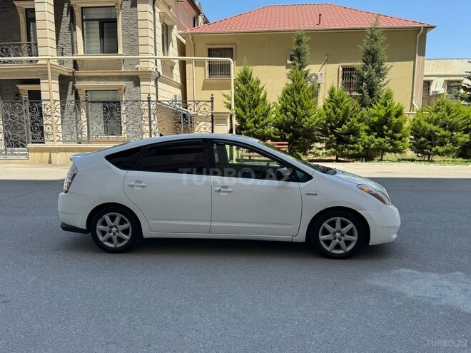 Toyota Prius-2