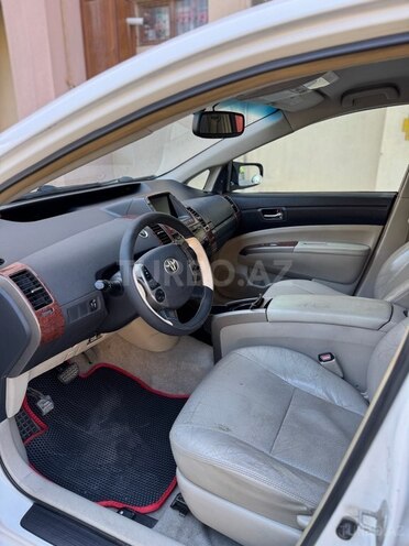 Toyota Prius-8