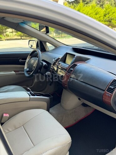 Toyota Prius-14