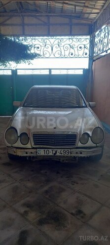 Mercedes E 220 d 1996, 100,000 km - 2.2 l - Neftçala