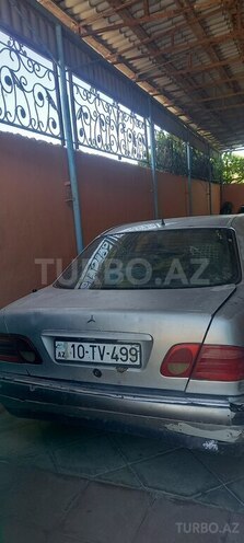 Mercedes E 220 d 1996, 100,000 km - 2.2 l - Neftçala